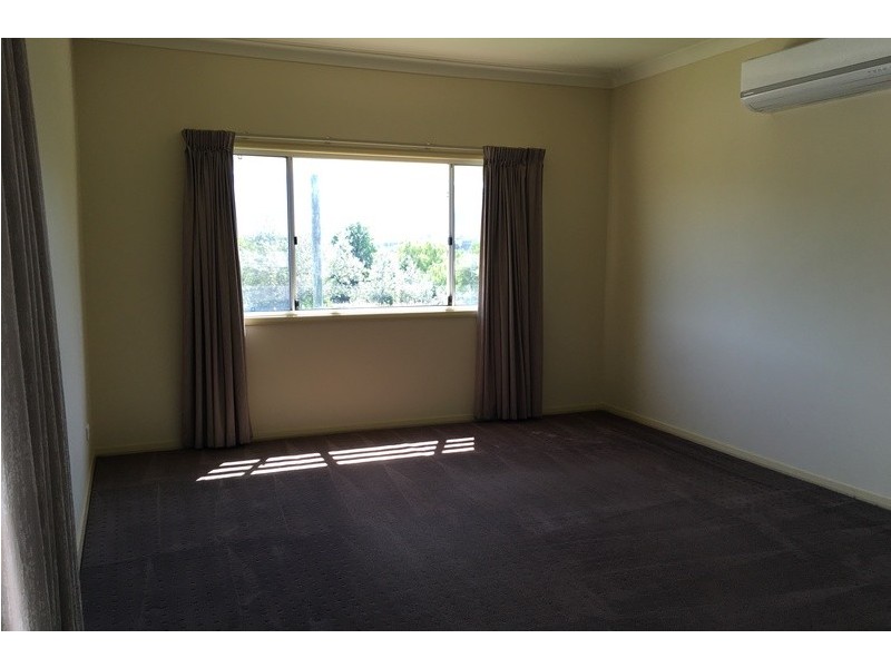 8 Western Avenue, Dapto NSW 2530