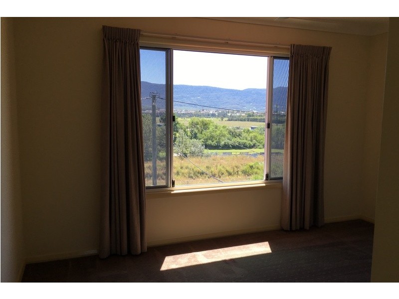 8 Western Avenue, Dapto NSW 2530