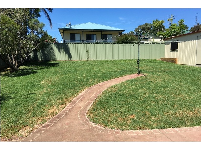 8 Western Avenue, Dapto NSW 2530