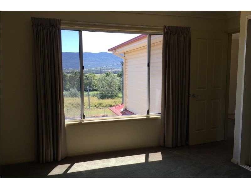 8 Western Avenue, Dapto NSW 2530