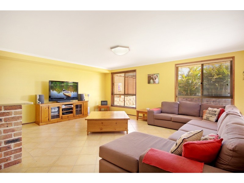 13 Macleay Place, Albion Park NSW 2527