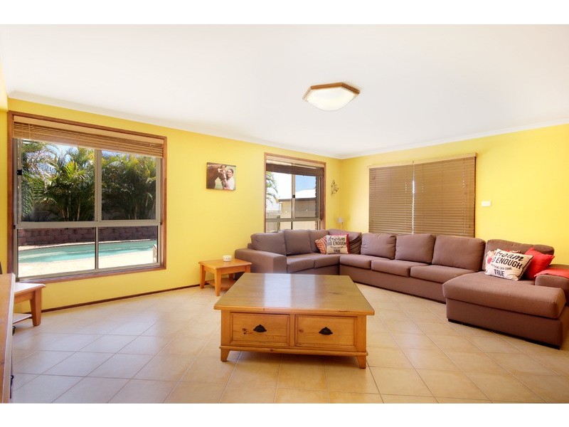 13 Macleay Place, Albion Park NSW 2527