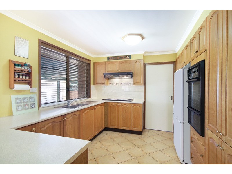 13 Macleay Place, Albion Park NSW 2527