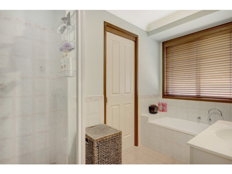 37 Robins Creek Drive, Horsley NSW 2530