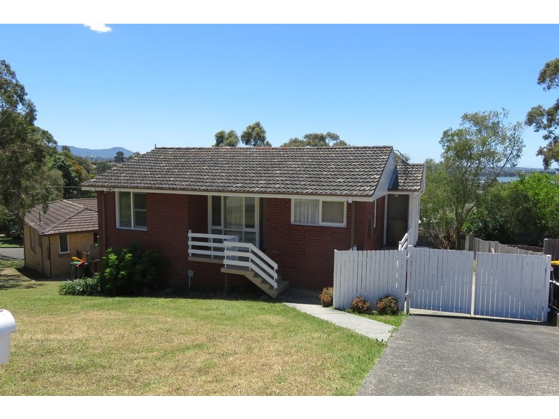 26 Wybalena Avenue, Koonawarra NSW 2530
