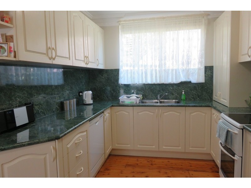 2/3 Brolga Street, Kanahooka NSW 2530