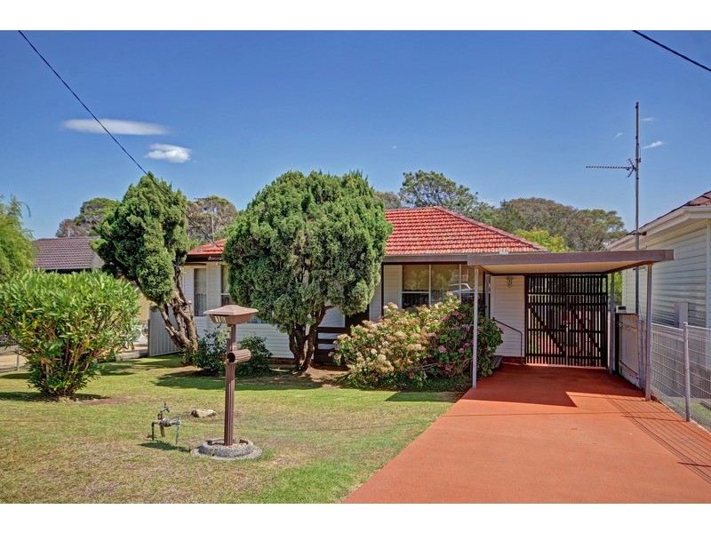 16 Roberts Avenue, Barrack Heights NSW 2528