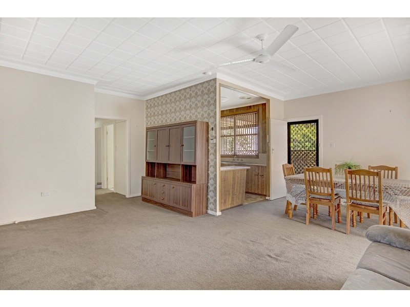 16 Roberts Avenue, Barrack Heights NSW 2528