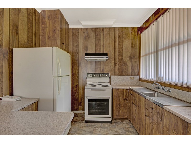 16 Roberts Avenue, Barrack Heights NSW 2528