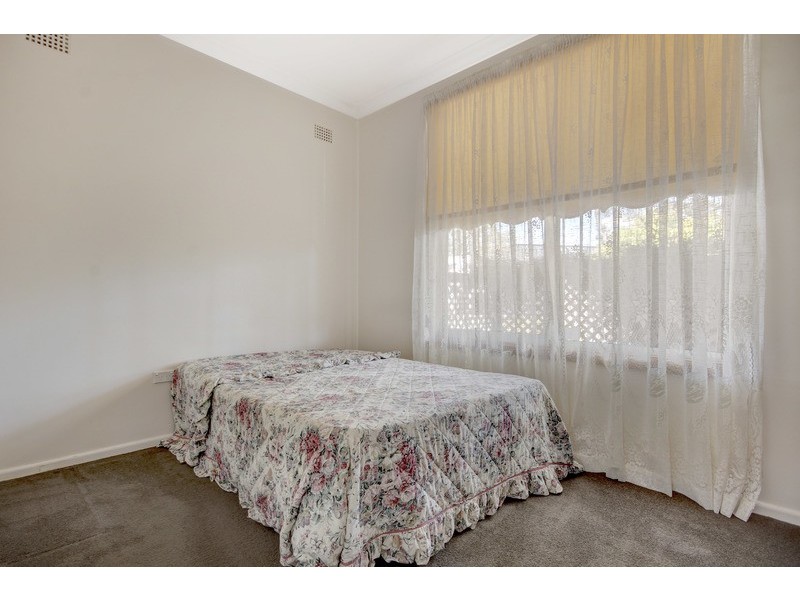 16 Roberts Avenue, Barrack Heights NSW 2528