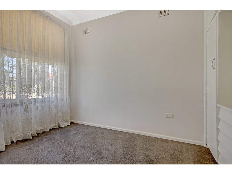 16 Roberts Avenue, Barrack Heights NSW 2528