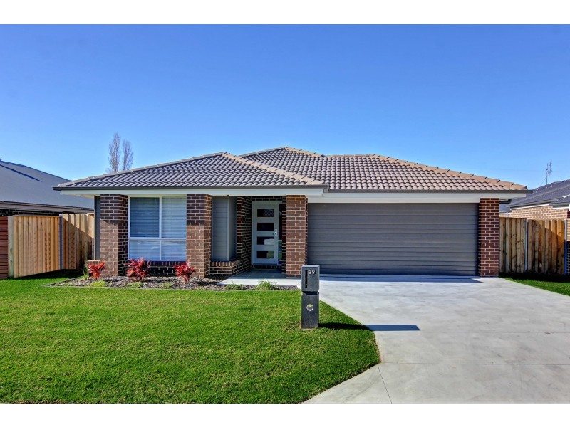 29 Omaroo Place, Horsley NSW 2530