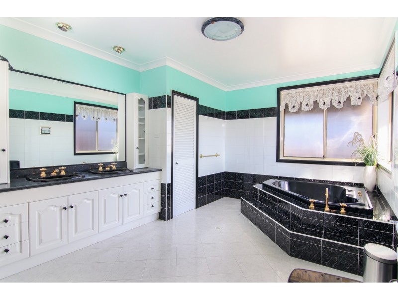 13  Timms Place, Horsley NSW 2530