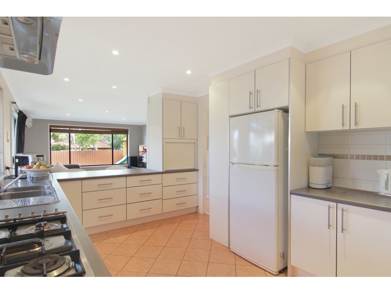 9 Wollonyuh Crescent, Horsley NSW 2530