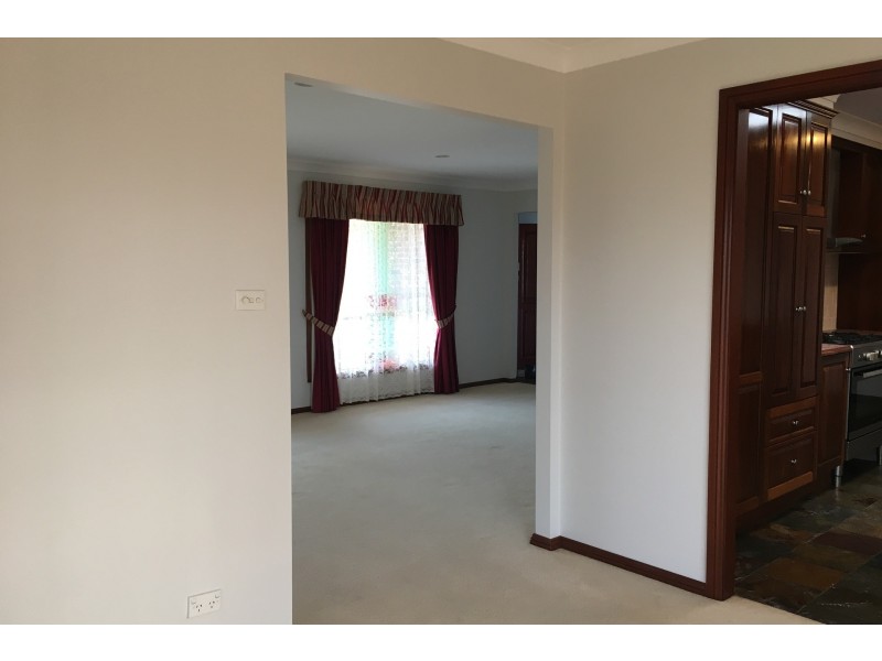 76 Tait Avenue, Kanahooka NSW 2530