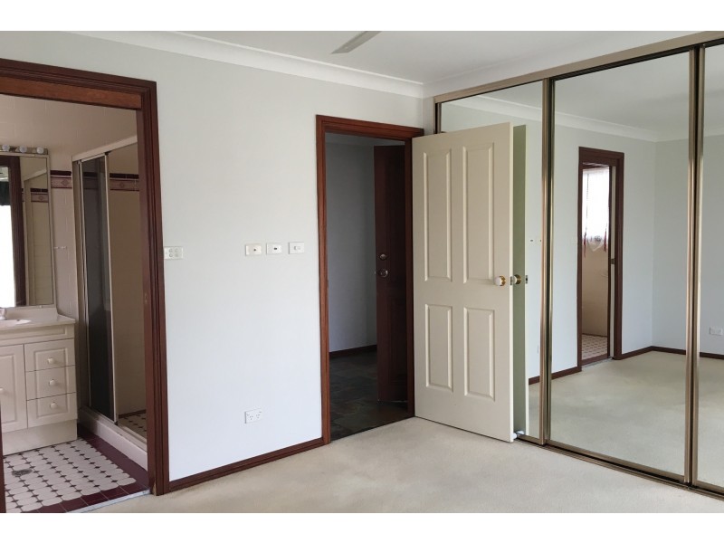 76 Tait Avenue, Kanahooka NSW 2530