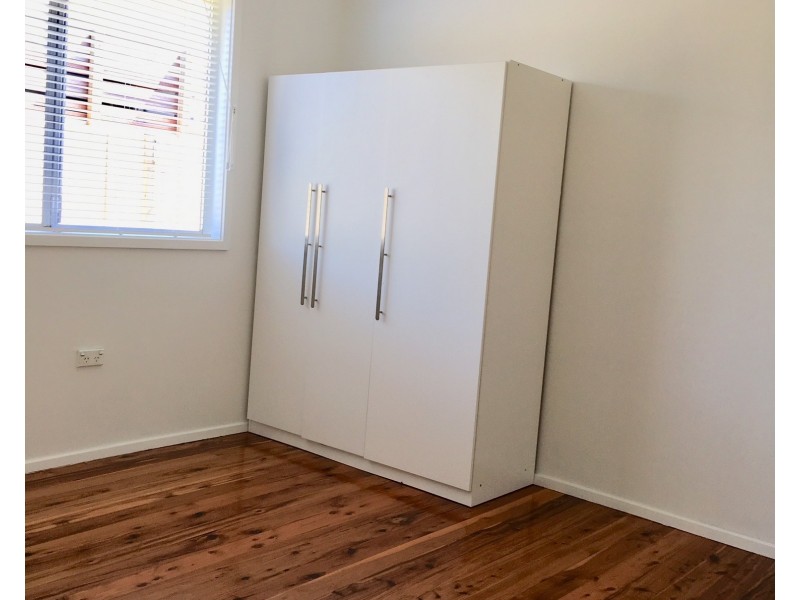10 lakeside Drive, Kanahooka NSW 2530