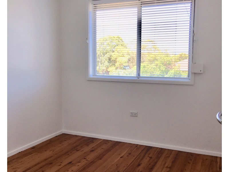 10 lakeside Drive, Kanahooka NSW 2530