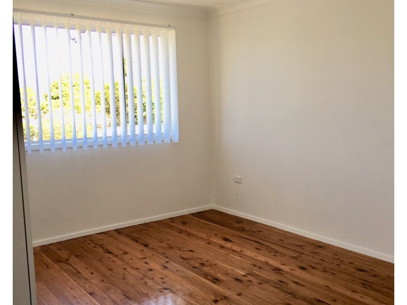 10 lakeside Drive, Kanahooka NSW 2530