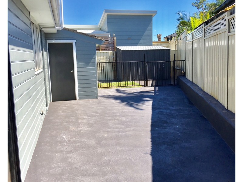 10 lakeside Drive, Kanahooka NSW 2530