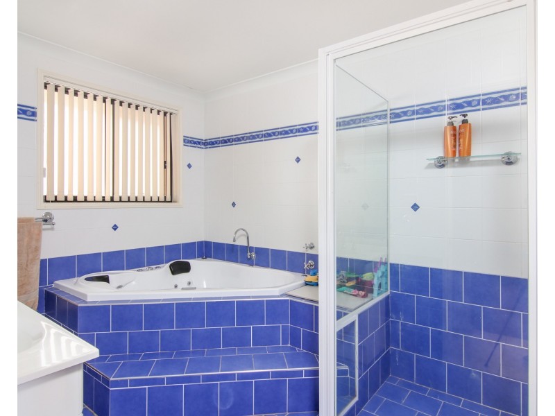 83 Robins Creek Drive, Horsley NSW 2530