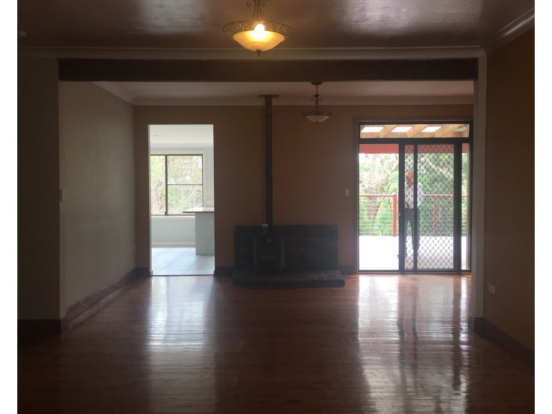 9 Cudgee Crescent, Mount Kembla NSW 2526