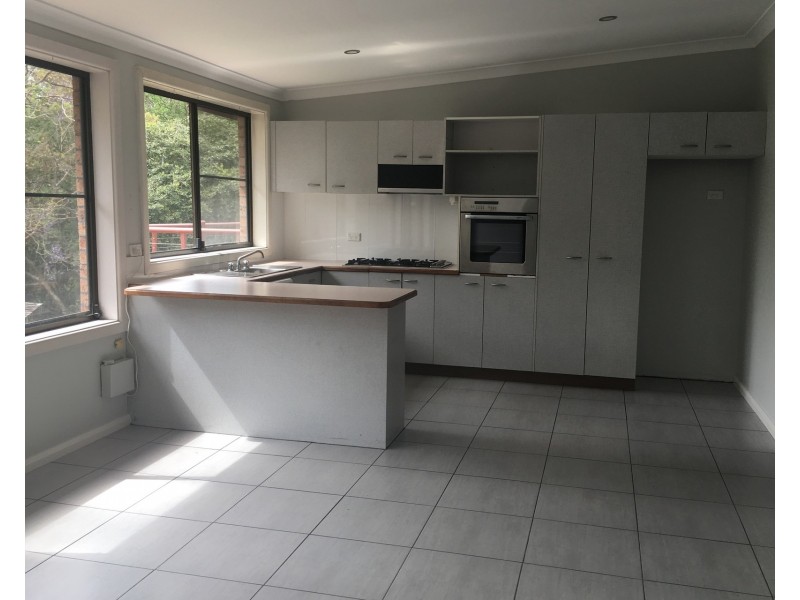 9 Cudgee Crescent, Mount Kembla NSW 2526