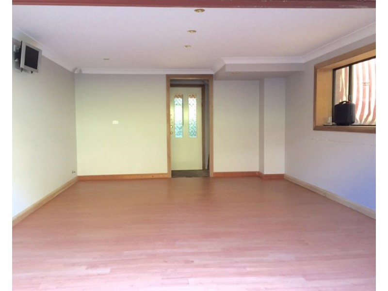 9 Cudgee Crescent, Mount Kembla NSW 2526