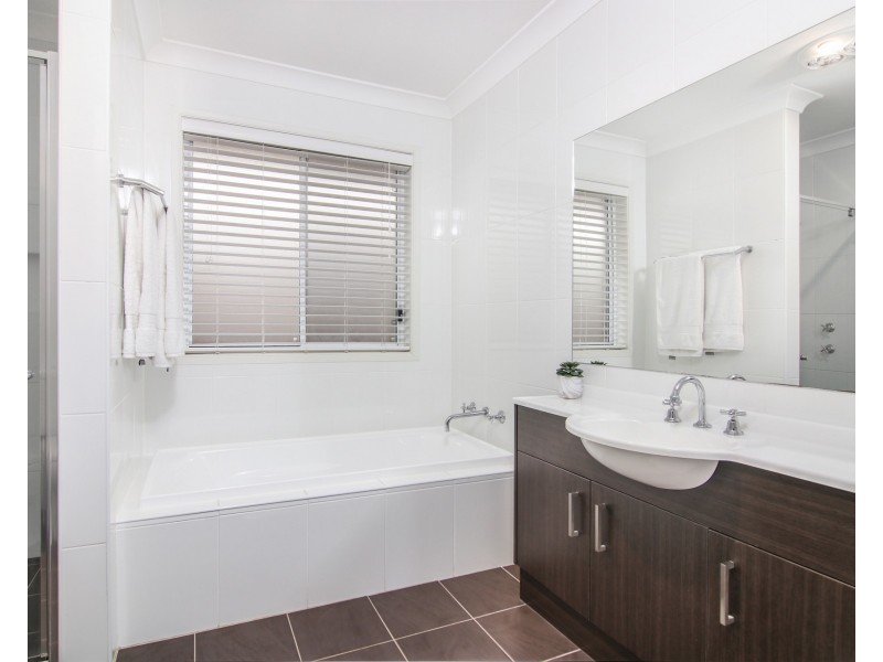 8 The Links Drive, Shell Cove NSW 2529