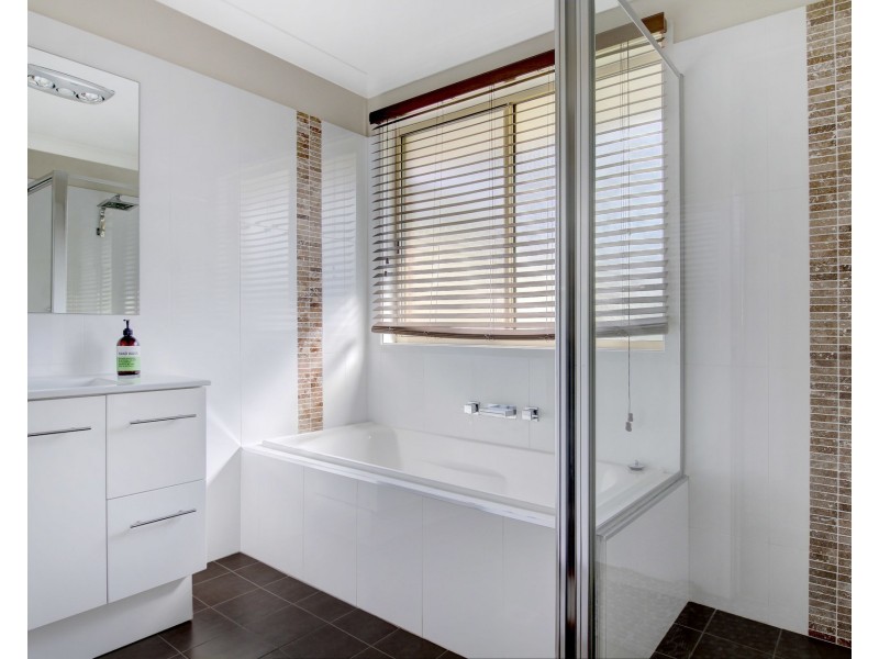 4 Glen Ayre Avenue, Horsley NSW 2530