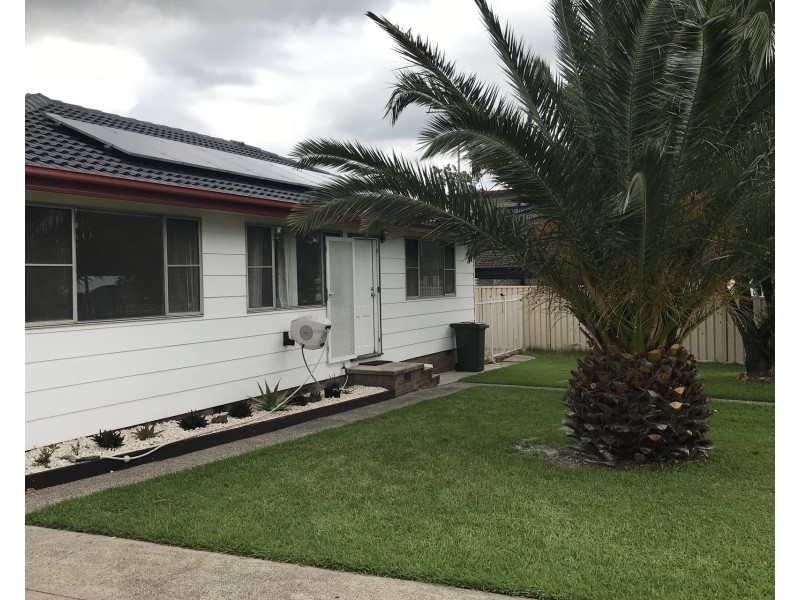 2 Lakeside Drive, Kanahooka NSW 2530