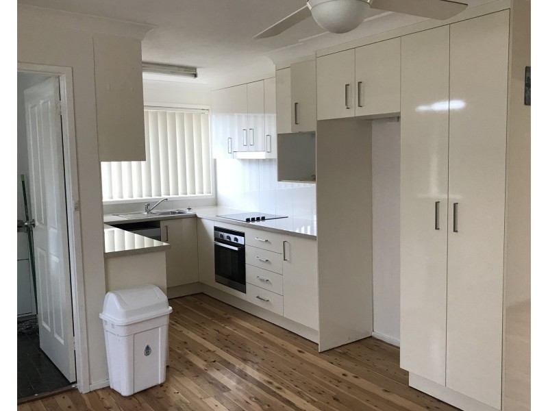 2 Lakeside Drive, Kanahooka NSW 2530