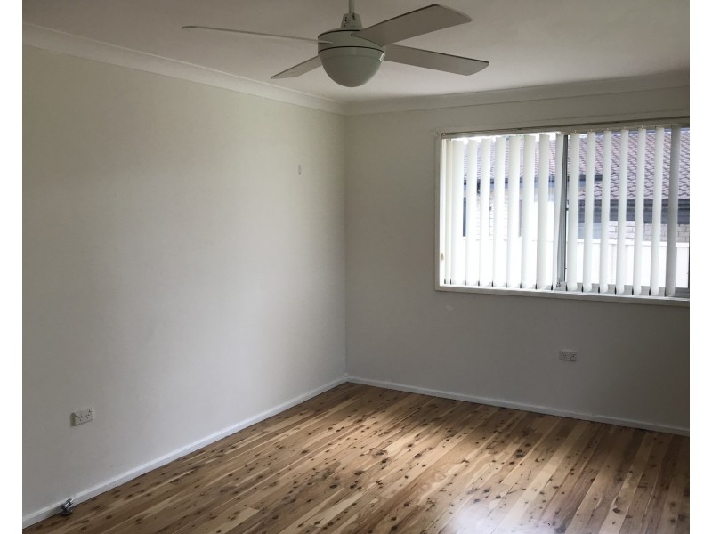 2 Lakeside Drive, Kanahooka NSW 2530