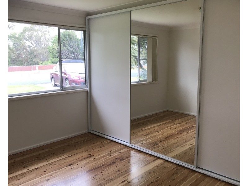 2 Lakeside Drive, Kanahooka NSW 2530