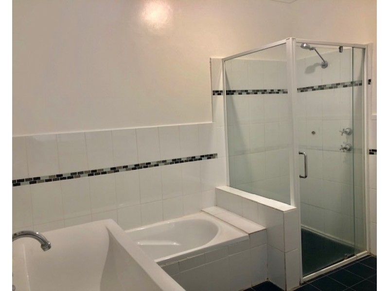 37 Lindsay Street, Unanderra NSW 2526