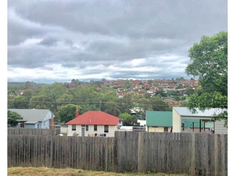 37 Lindsay Street, Unanderra NSW 2526