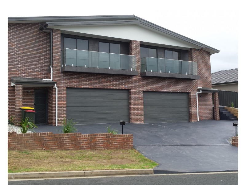 1/143 Wyndarra Way, Koonawarra NSW 2530