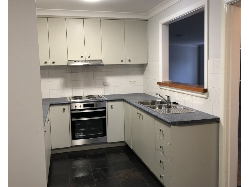 17 Tallawong Crescent, Dapto NSW 2530