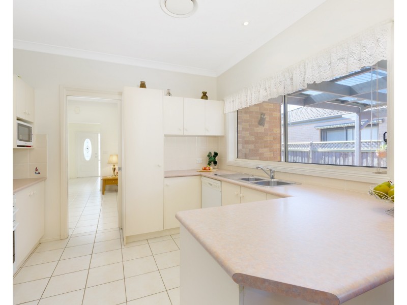 6 Longley Grove, Kanahooka NSW 2530