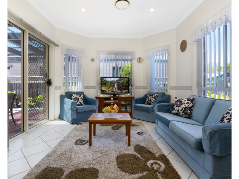 6 Longley Grove, Kanahooka NSW 2530