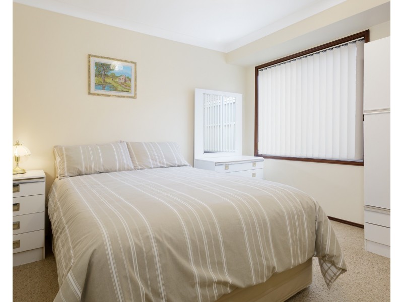 6 Flame Tree Place, Albion Park Rail NSW 2527