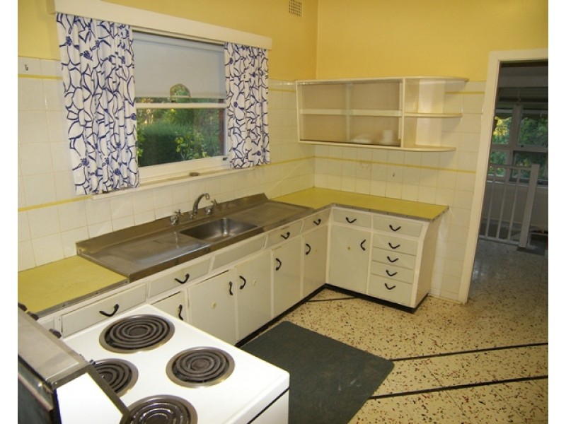 1 Mcpaul Avenue, Dapto NSW 2530