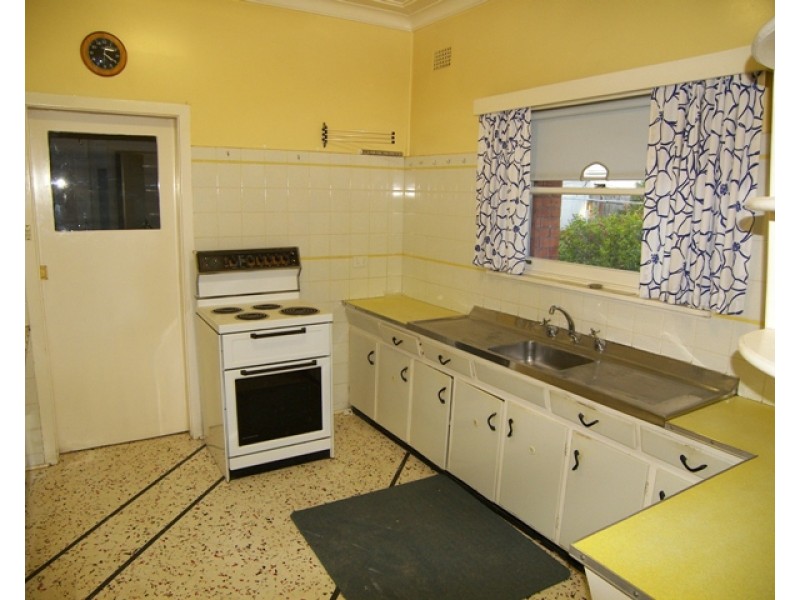 1 Mcpaul Avenue, Dapto NSW 2530