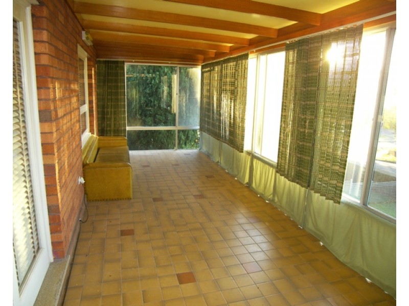 1 Mcpaul Avenue, Dapto NSW 2530