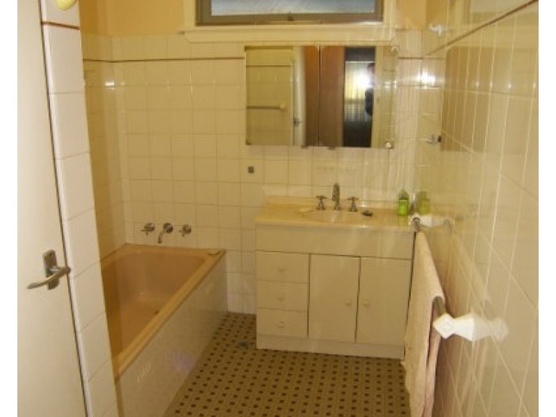 1 Mcpaul Avenue, Dapto NSW 2530