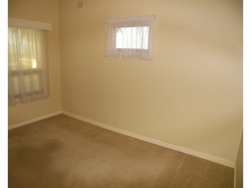 1 Mcpaul Avenue, Dapto NSW 2530