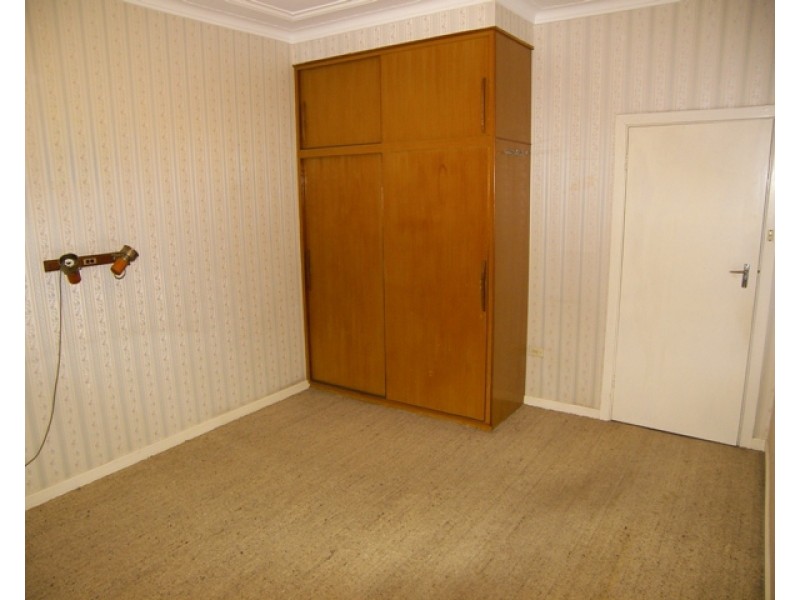 1 Mcpaul Avenue, Dapto NSW 2530