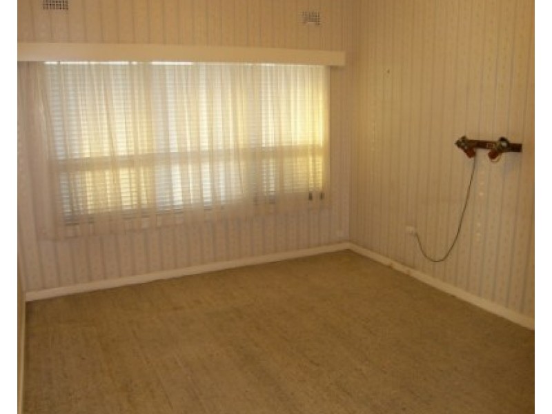 1 Mcpaul Avenue, Dapto NSW 2530