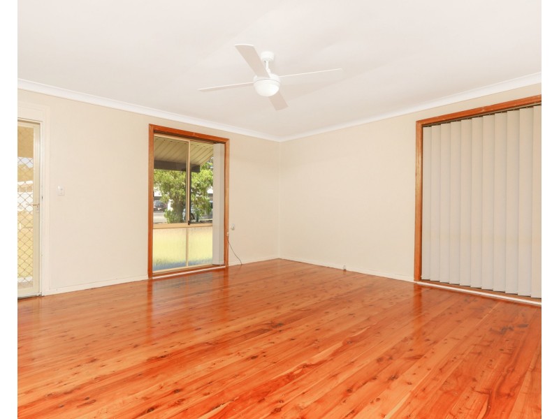 19 Bambil Crescent, Dapto NSW 2530