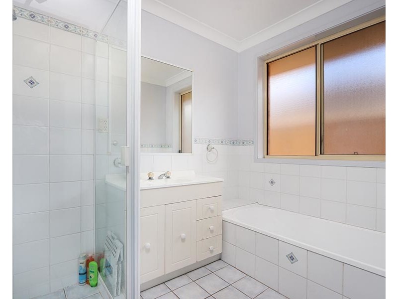 25 Melrose Way, Horsley NSW 2530